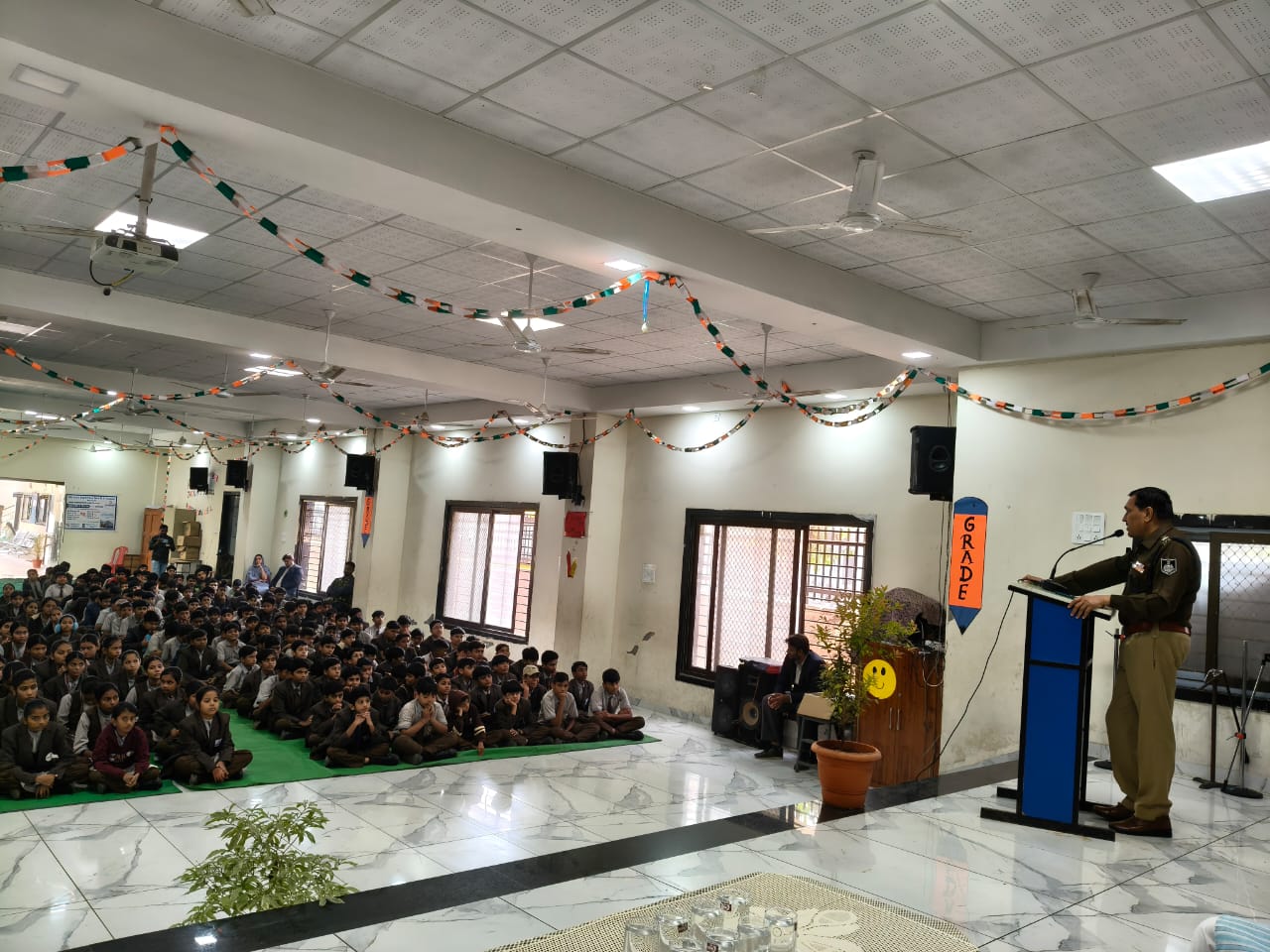 👧🛡️ बेटी है तो कल है! एसपी श्री जगदीश डावर ने कहा- बच्चों की सुरक्षा पुलिस की सर्वाेच्च प्राथमिकता; ‘मुस्कान अभियान’ के तहत बालिकाओं को साइबर अपराध और आत्मरक्षा के प्रति किया जागरूक