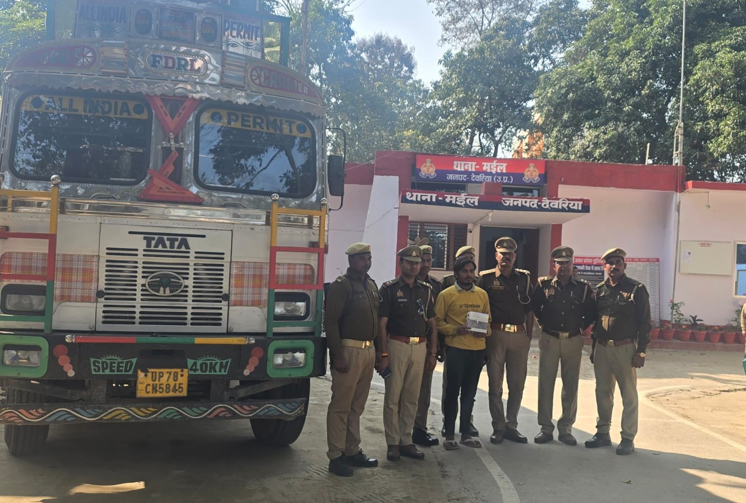 चोरी गया ट्रक बरामद, एक गिरफ्तार